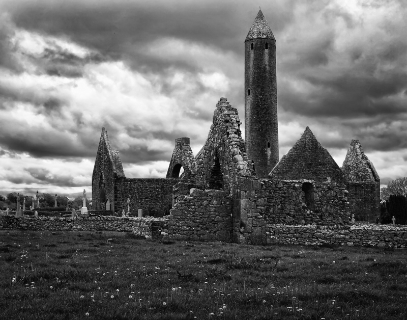 Travel planning - Kilmacduagh Abbey ruins