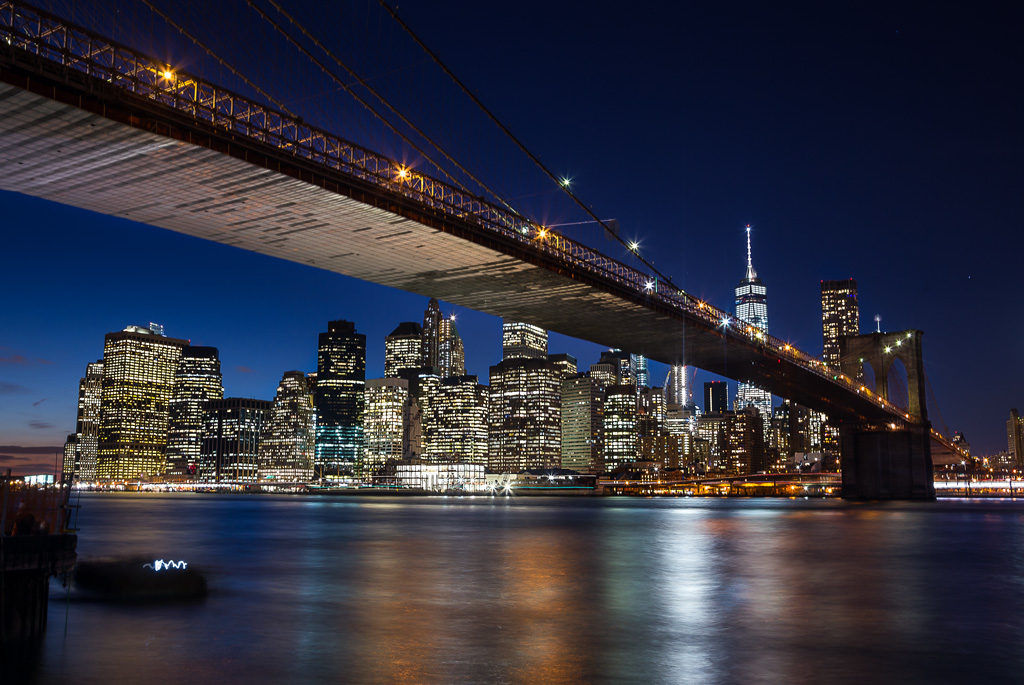 Long exposure example of the Brooklyn Bridge.